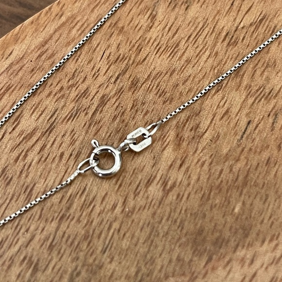 Sapphire and Diamonds Necklace - Picture 4 of 12